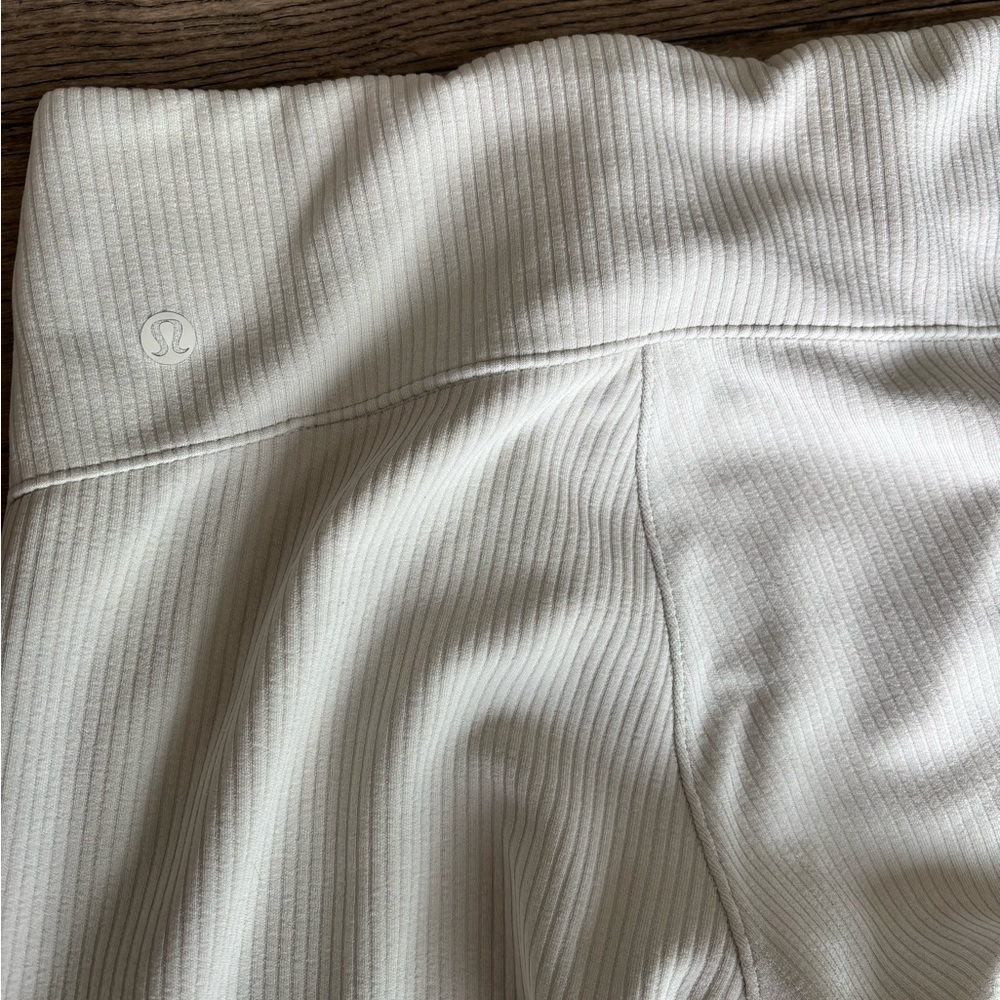 Lululemon Ribbed Softstreme Flared Pant *Regular Size 4 - Picture 6 of 8